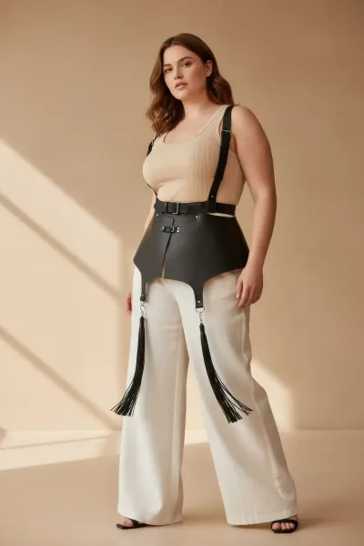 Büyük Beden Siyah Kadın Deri Korse Kemer, Omuz Askılı ve Püskül Detaylı - APFT787